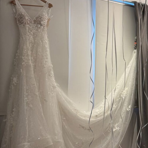 Primalicia Milla Nova wedding dress like new, size S, off white