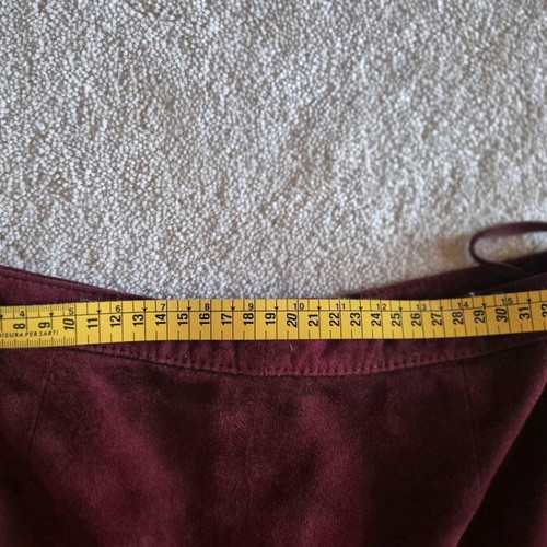 Midi suede skirt burgundy like new
