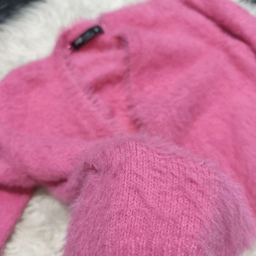 Women’s pink fluffy knit set like new, crop jacket S and crop top XS