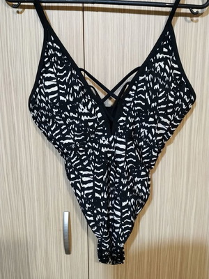 Ολοσωμο μαγιο μεταχειρισμένο, μέγεθος S, μαύρο με χιαστί τιράντες