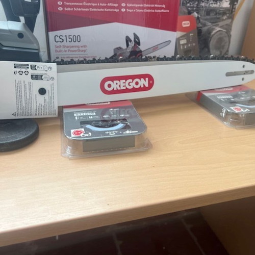 Oregon CS1500 self-sharpening electric chainsaw like new