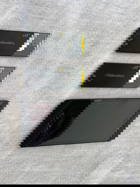 blackberry Z10 με 2 μπατερια