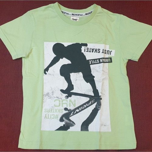 Sprint children's short-sleeve t-shirt size 6, like new, colorful
