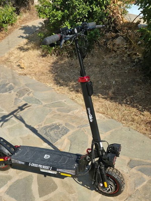 Urbanglide E-Cross Pro Boost II electric scooter 2x800W 1600W like new