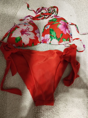 Women's swimsuit used, size 44, tight fit top