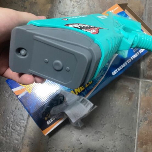 Electronic rechargeable water gun