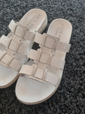 Σανδάλια Arte Piedi μεταχειρισμένα, ανατομικά, άσπρα, μέγεθος 39