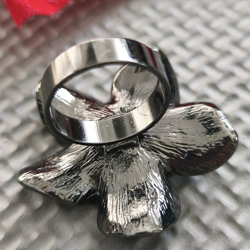 Cocktail Ring "Black Flower" New with Strass and Red Details