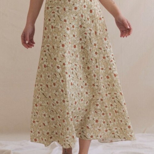 Floral wrap skirt like new, lightweight fabric