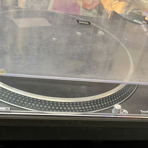 Technics SL-1210 MK2 turntable used, excellent working condition