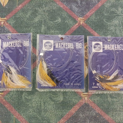 Fishing rigs No 4 and No 3 new, per package