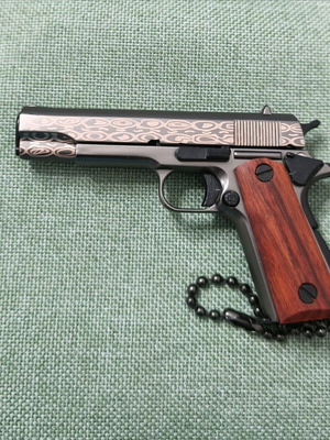 Colt 1911 Limited Edition Keychain new, scale 1:3