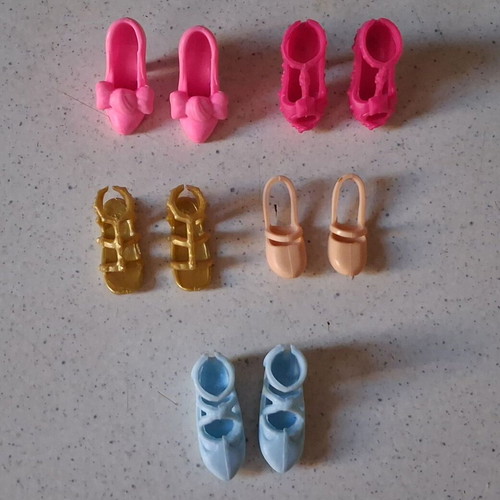 Doll shoes used, set of 34 pieces