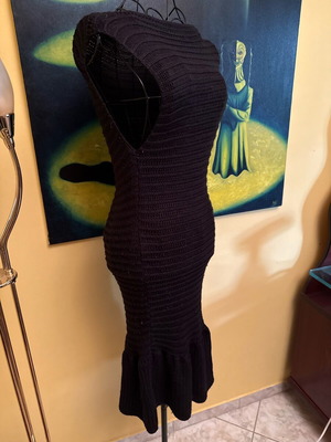 Black knitted midi dress like new, elegant and feminine