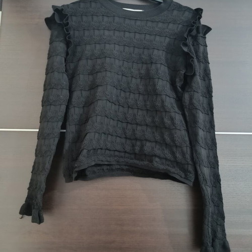 Zara black blouse with lace and ruffles like new, size S