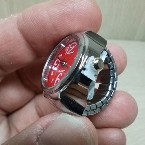 Y2K ring watch new with red dial and elastic bracelet