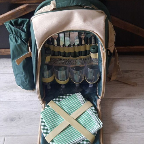 Picnic backpack like new