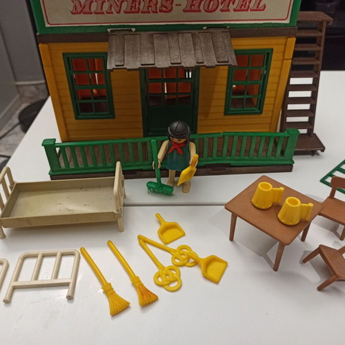 Playmobil Geobra 3426 miners hotel and stage used