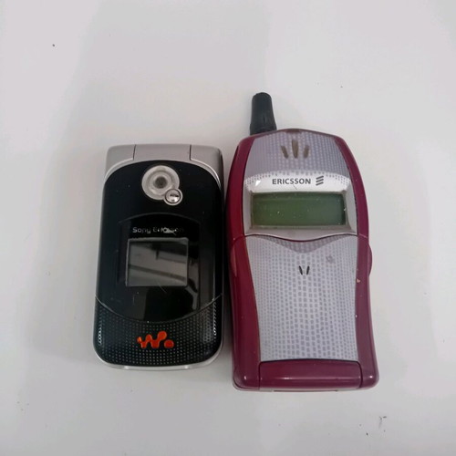 Sony Ericsson 720e like new with bonus second phone