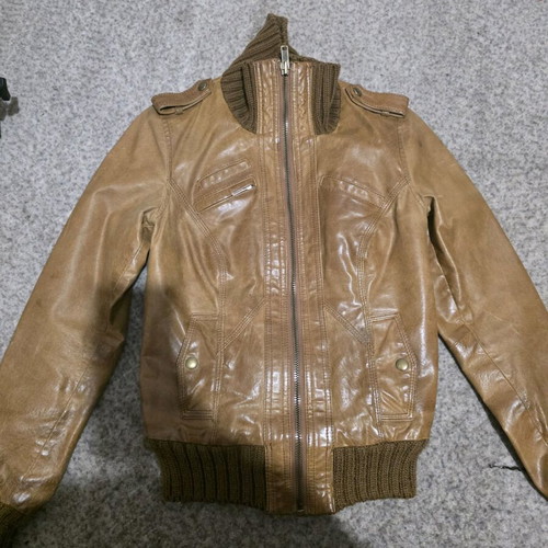 Brown leather jacket like new, sizes XS and S