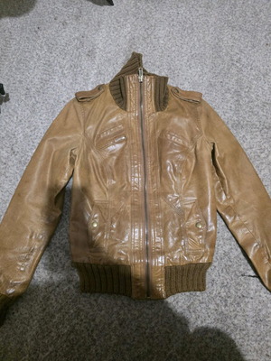 Brown leather jacket like new, sizes XS and S