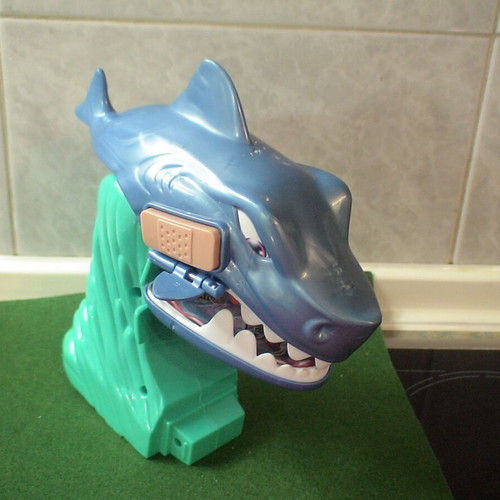 Hot Wheels City Shark Beach Battle Challenge playset