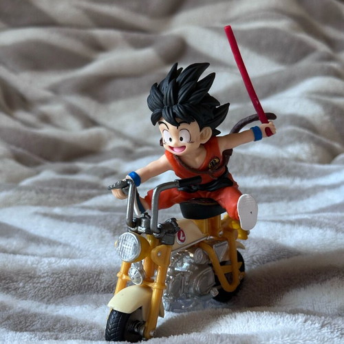 Son Goku baby φιγούρα καινούργια 13 εκατοστά με κουτί