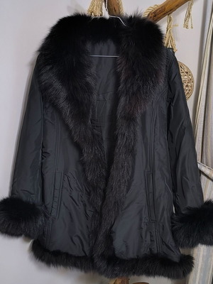 CLEARANCE SHIPPING UP TO 7/8!!! Half coat with real fox fur!!!!