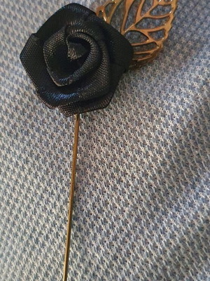 Black Rose Metal Brooch for Jacket Lapel new