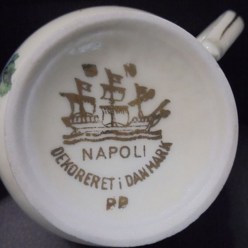 Napoli Dekoreret I Danmark porcelain set used, cup with two saucers