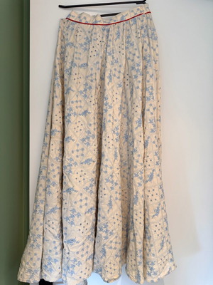 Karavan midi skirt used, white with turquoise embroidery, size M