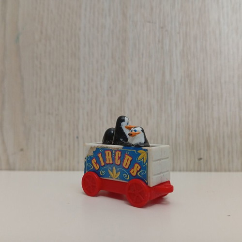 Kinder Surprise Joy Madagascar Figures used, miniatures animals trains