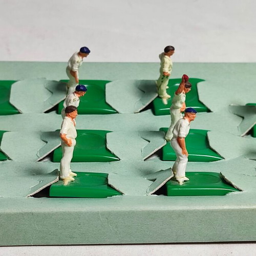 Subbuteo cricket team from 1975 like new