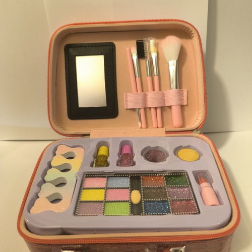 Children's K-Pop Style Makeup Case new in box