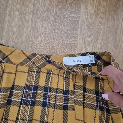 Bershka skirt like new, colorful, size XS