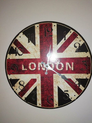 Wall clock like new, round 34cm