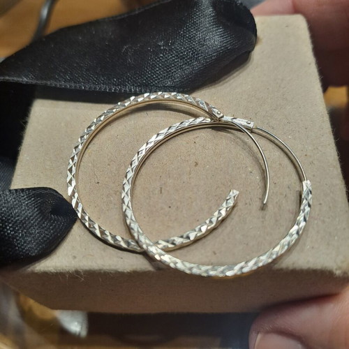 Silver hoop earrings like new, 3.5cm diameter