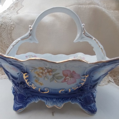Romanian porcelain set like new, two large pieces