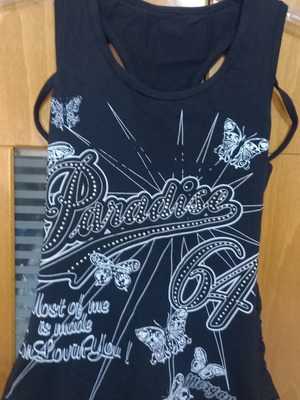 Mako t-shirt Paranoia black like new with shoulder cutouts and prints