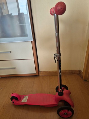 Micro Mini Micro Deluxe scooter for girls used