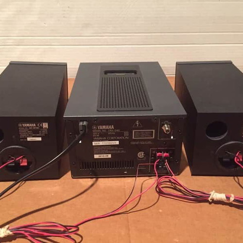 Yamaha CRX-040 sound system like new with CD, MP3, USB, iPod dock, radio