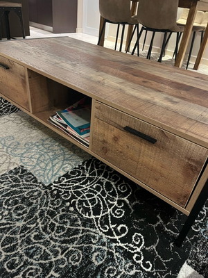 2-in-1 Living Room Table like new, wooden with various colors