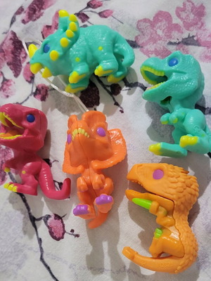 Jurassic World Kinder Joy 2024 σαν καινούργιο, φιγούρες δεινοσαύρων