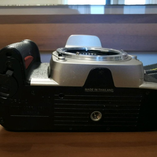Sony F 75 35mm SLR camera with autofocus like new