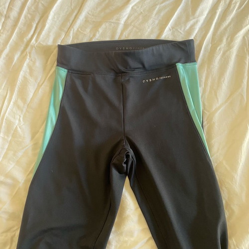 Oysho sports leggings used, black with turquoise details, XS