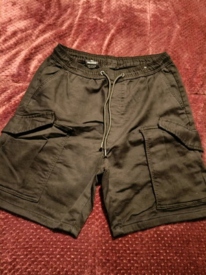 Pull & Bear men's bermudas like new, size Medium