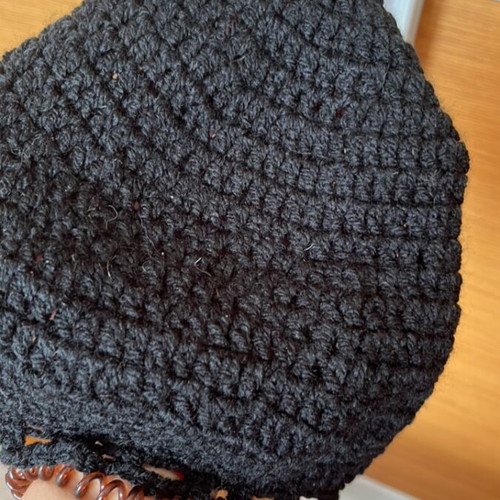 Knitted hat for women like new, black, size L