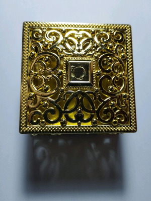 Gold-plated jewelry box new for jewelry or bijou