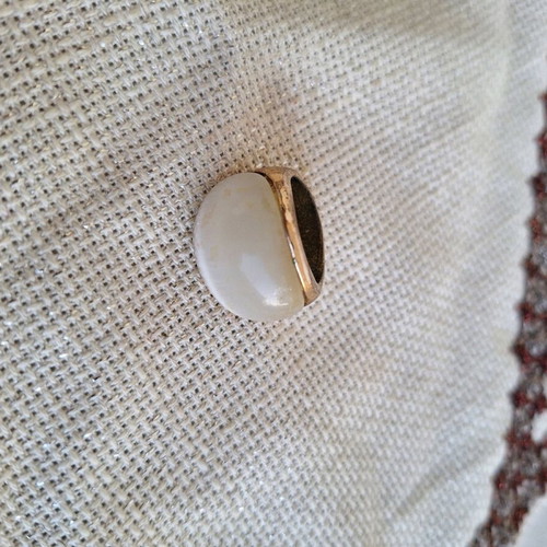 Ring with cat's eye stone size 18 used, metal and stone