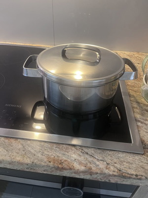 WMF Cromargan 18/10 cooking pot with lid, like new